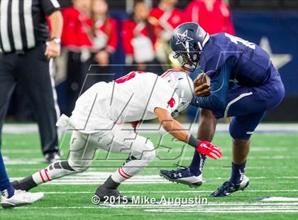 Thumbnail 1 in Lone Star vs. Marshall (UIL 5A D2 Regional Playoff) photogallery.