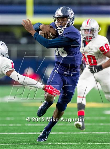 Thumbnail 1 in Lone Star vs. Marshall (UIL 5A D2 Regional Playoff) photogallery.