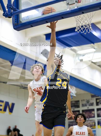 Thumbnail 1 in Selma @ Clovis photogallery.
