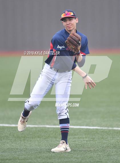 Thumbnail 3 in Dallas HSAA Blue vs Bishop Dunne (McClain/Cowart Invitational) photogallery.