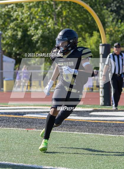 Thumbnail 2 in JV: Escalon vs Windsor photogallery.