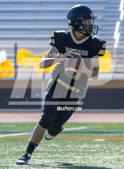 Thumbnail 1 in JV: Escalon vs Windsor photogallery.