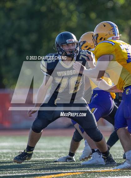 Thumbnail 1 in JV: Escalon vs Windsor photogallery.