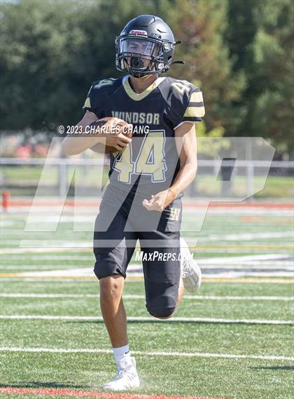 Thumbnail 2 in JV: Escalon vs Windsor photogallery.