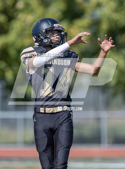 Thumbnail 1 in JV: Escalon vs Windsor photogallery.