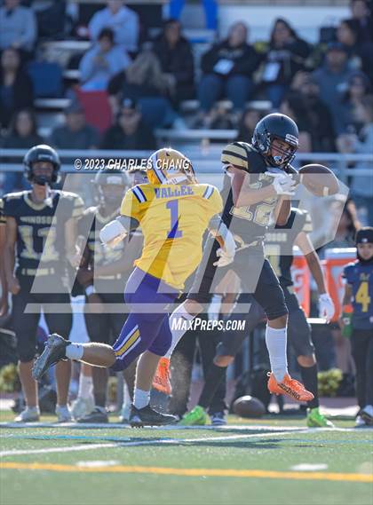 Thumbnail 2 in JV: Escalon vs Windsor photogallery.