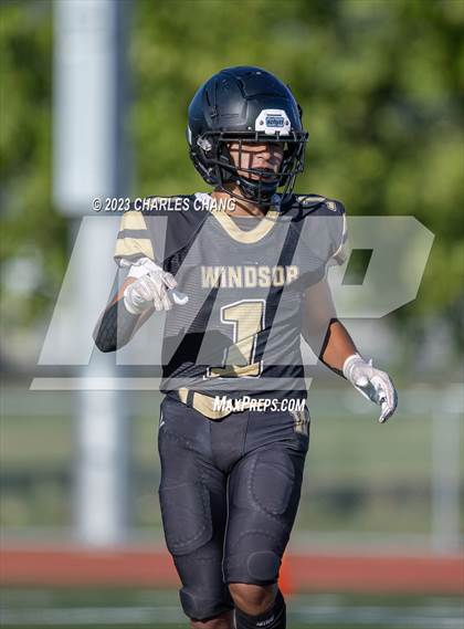 Thumbnail 1 in JV: Escalon vs Windsor photogallery.