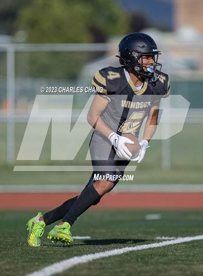 Thumbnail 3 in JV: Escalon vs Windsor photogallery.