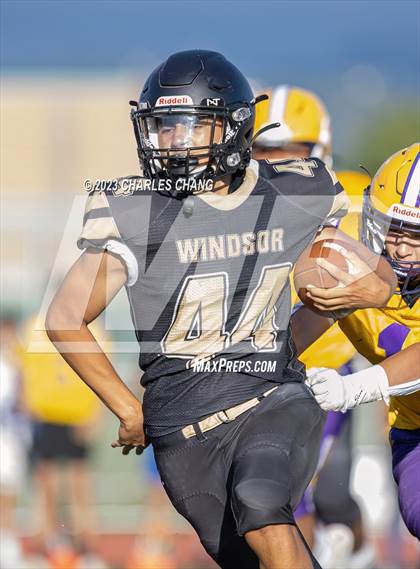 Thumbnail 2 in JV: Escalon vs Windsor photogallery.