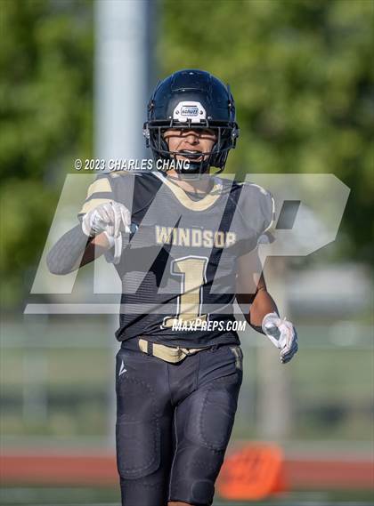 Thumbnail 2 in JV: Escalon vs Windsor photogallery.