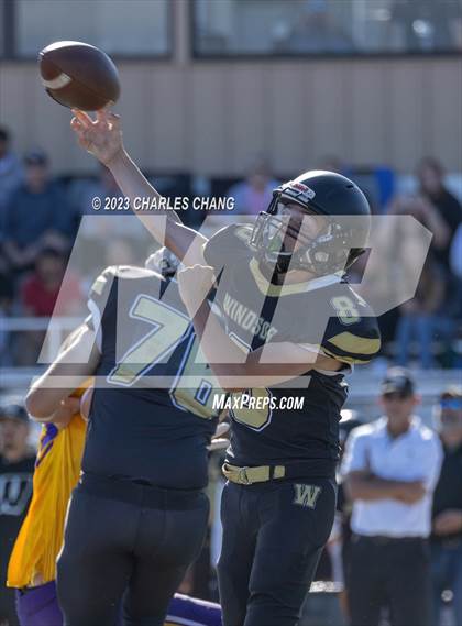 Thumbnail 1 in JV: Escalon vs Windsor photogallery.