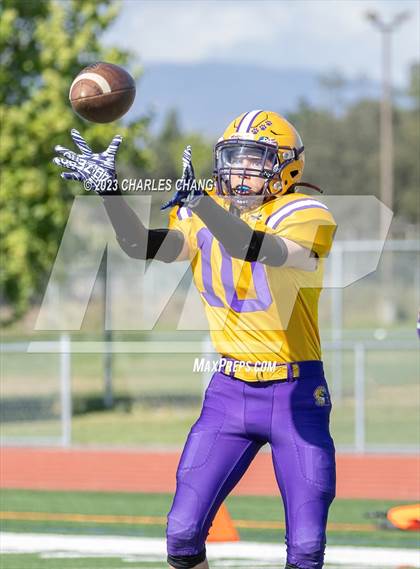 Thumbnail 1 in JV: Escalon vs Windsor photogallery.