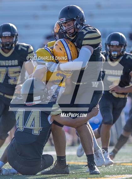 Thumbnail 2 in JV: Escalon vs Windsor photogallery.