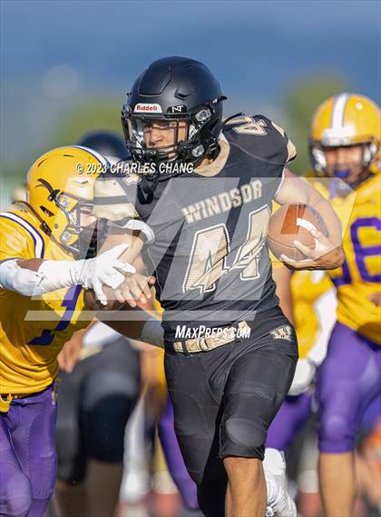 Thumbnail 1 in JV: Escalon vs Windsor photogallery.