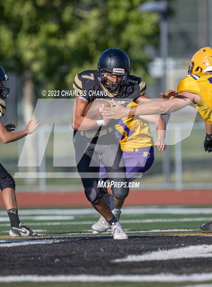 Thumbnail 1 in JV: Escalon vs Windsor photogallery.