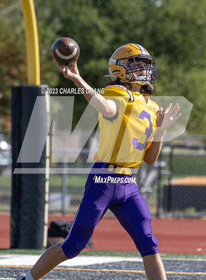 Thumbnail 1 in JV: Escalon vs Windsor photogallery.