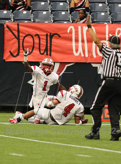 Thumbnail 2 in Alief Taylor vs Lamar (UIL 5A Division 1 Area Playoff) photogallery.