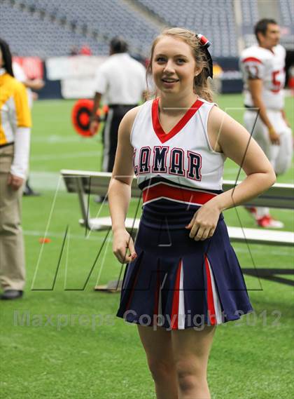 Thumbnail 2 in Alief Taylor vs Lamar (UIL 5A Division 1 Area Playoff) photogallery.