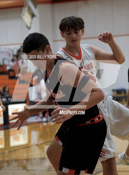 Thumbnail 2 in FR: Grand Saline vs Tyler HEAT photogallery.