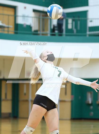 Thumbnail 3 in Athens @ Lake Orion photogallery.