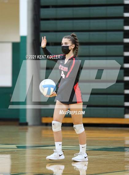 Thumbnail 1 in Athens @ Lake Orion photogallery.