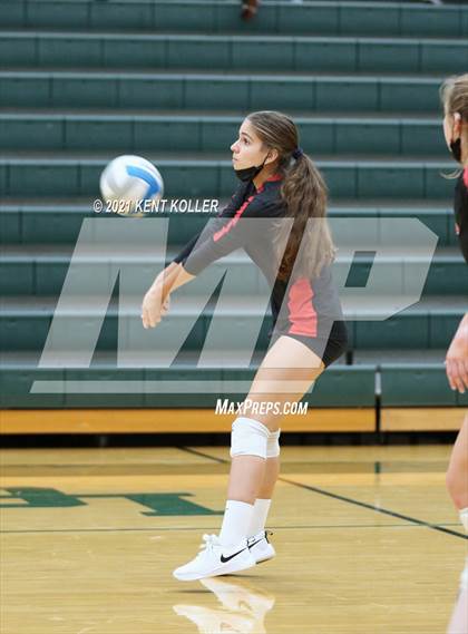 Thumbnail 2 in Athens @ Lake Orion photogallery.