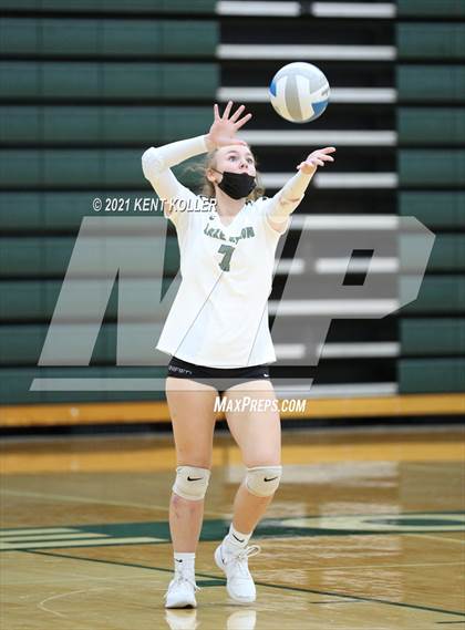Thumbnail 1 in Athens @ Lake Orion photogallery.