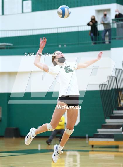 Thumbnail 3 in Athens @ Lake Orion photogallery.