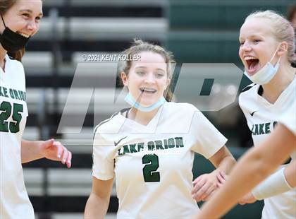 Thumbnail 1 in Athens @ Lake Orion photogallery.