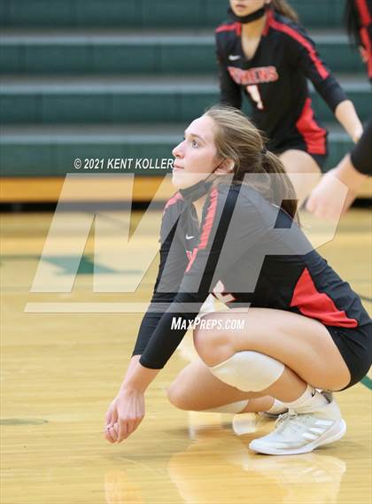 Thumbnail 3 in Athens @ Lake Orion photogallery.