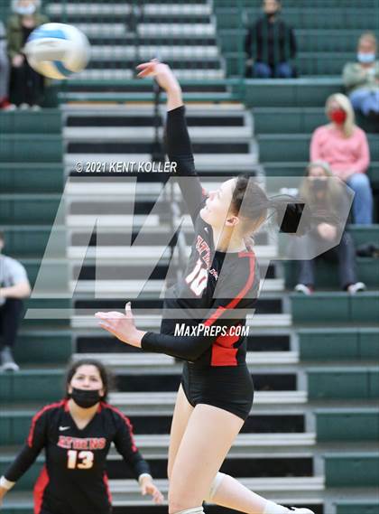 Thumbnail 1 in Athens @ Lake Orion photogallery.
