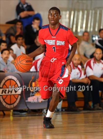 Thumbnail 2 in Pleasant Grove vs. King (MaxPreps Holiday Classic) photogallery.