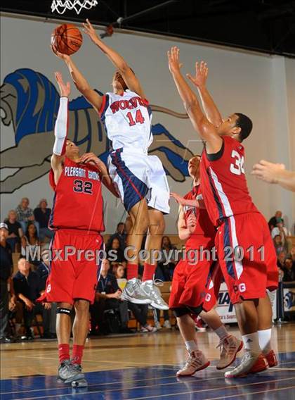 Thumbnail 3 in Pleasant Grove vs. King (MaxPreps Holiday Classic) photogallery.