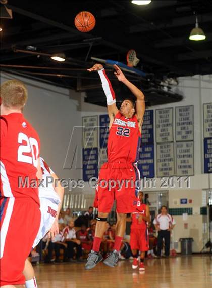 Thumbnail 1 in Pleasant Grove vs. King (MaxPreps Holiday Classic) photogallery.
