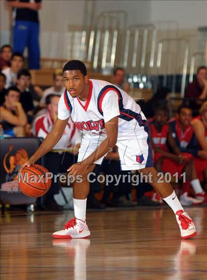 Thumbnail 3 in Pleasant Grove vs. King (MaxPreps Holiday Classic) photogallery.