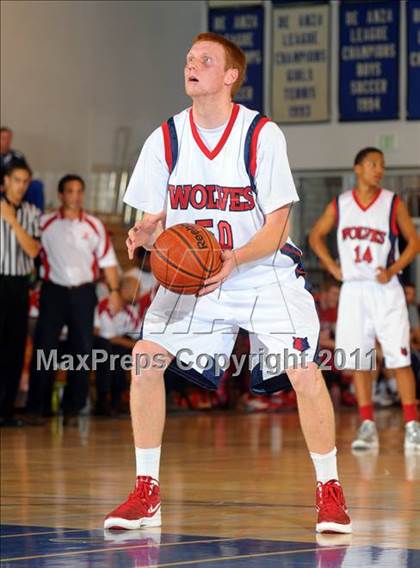 Thumbnail 1 in Pleasant Grove vs. King (MaxPreps Holiday Classic) photogallery.