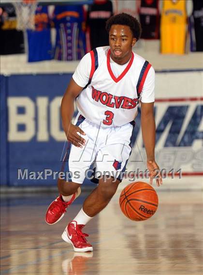 Thumbnail 2 in Pleasant Grove vs. King (MaxPreps Holiday Classic) photogallery.
