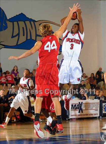 Thumbnail 2 in Pleasant Grove vs. King (MaxPreps Holiday Classic) photogallery.