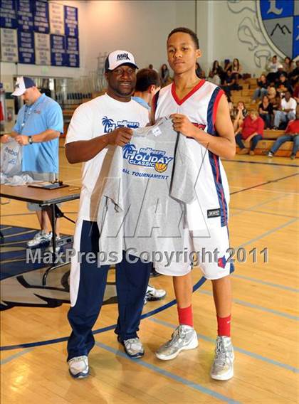 Thumbnail 3 in Pleasant Grove vs. King (MaxPreps Holiday Classic) photogallery.