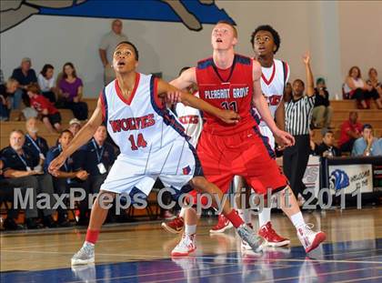 Thumbnail 2 in Pleasant Grove vs. King (MaxPreps Holiday Classic) photogallery.