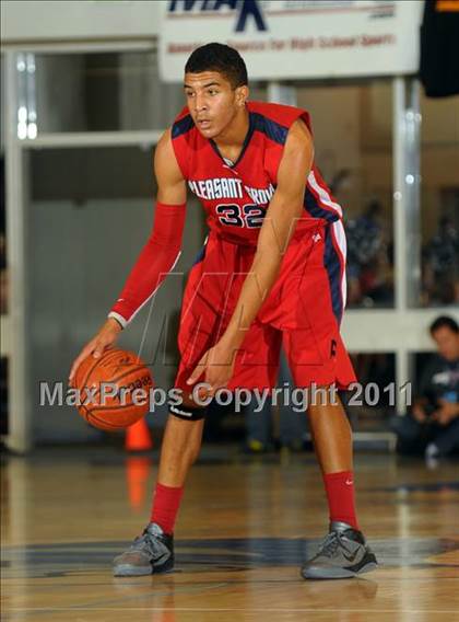 Thumbnail 3 in Pleasant Grove vs. King (MaxPreps Holiday Classic) photogallery.