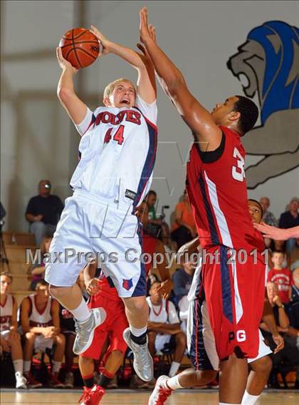Thumbnail 1 in Pleasant Grove vs. King (MaxPreps Holiday Classic) photogallery.