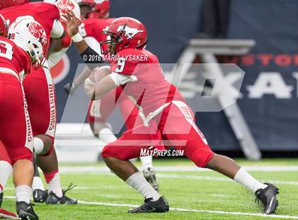 Thumbnail 3 in Katy vs North Shore (UIL 6A Regional Playoff) photogallery.