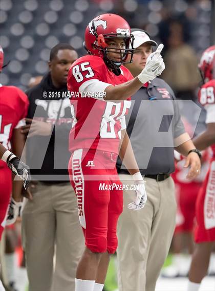 Thumbnail 2 in Katy vs North Shore (UIL 6A Regional Playoff) photogallery.