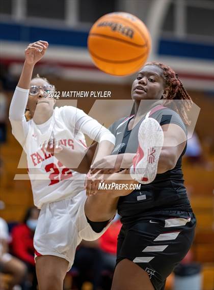 Thumbnail 2 in Seventy-First vs. Trinity Christian (MLK Dream Jam) photogallery.