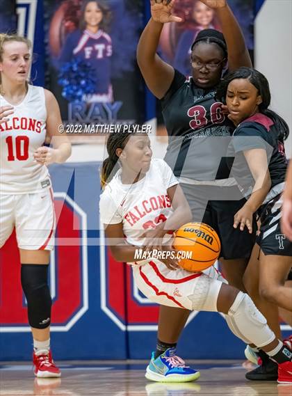 Thumbnail 1 in Seventy-First vs. Trinity Christian (MLK Dream Jam) photogallery.