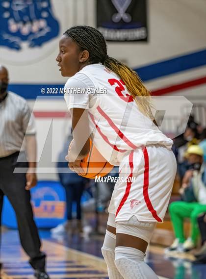 Thumbnail 3 in Seventy-First vs. Trinity Christian (MLK Dream Jam) photogallery.