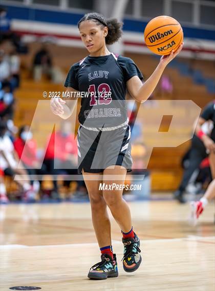 Thumbnail 3 in Seventy-First vs. Trinity Christian (MLK Dream Jam) photogallery.