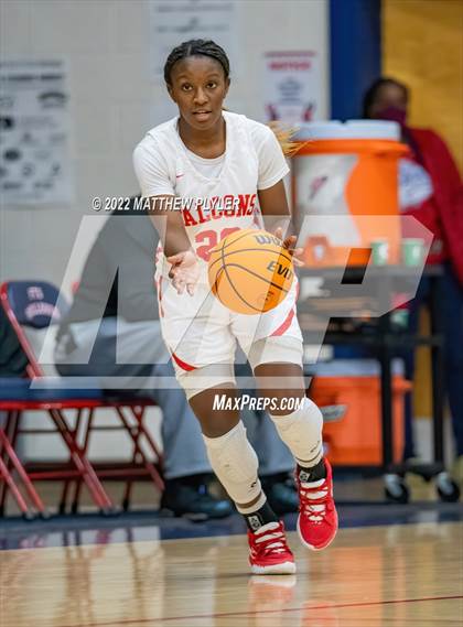 Thumbnail 3 in Seventy-First vs. Trinity Christian (MLK Dream Jam) photogallery.