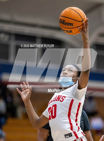 Thumbnail 1 in Seventy-First vs. Trinity Christian (MLK Dream Jam) photogallery.